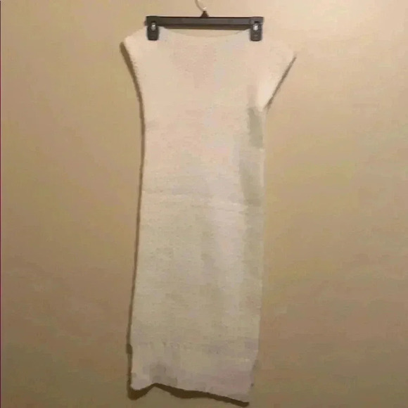 Urban Outfitters Scarf, Hat and Fingerless Glove - Picture 4 of 4